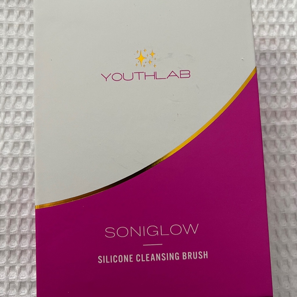 Soniglow Silicone Face Cleaning brush